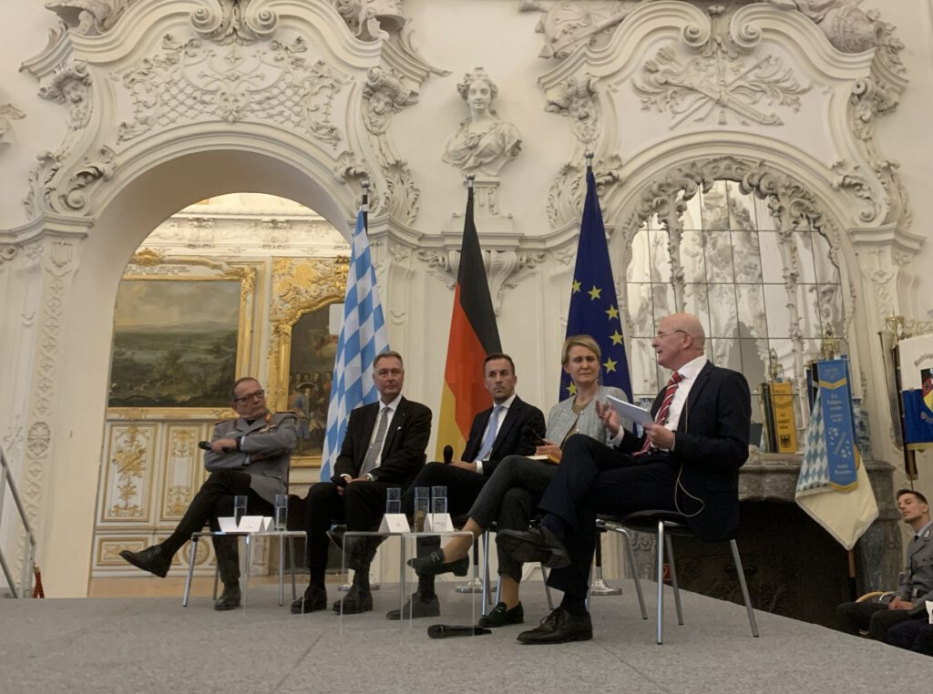 Podiumsdiskussion